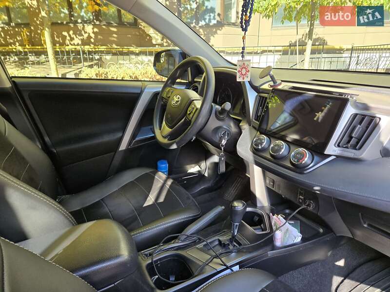 Внедорожник / Кроссовер Toyota RAV4 2016 в Киеве