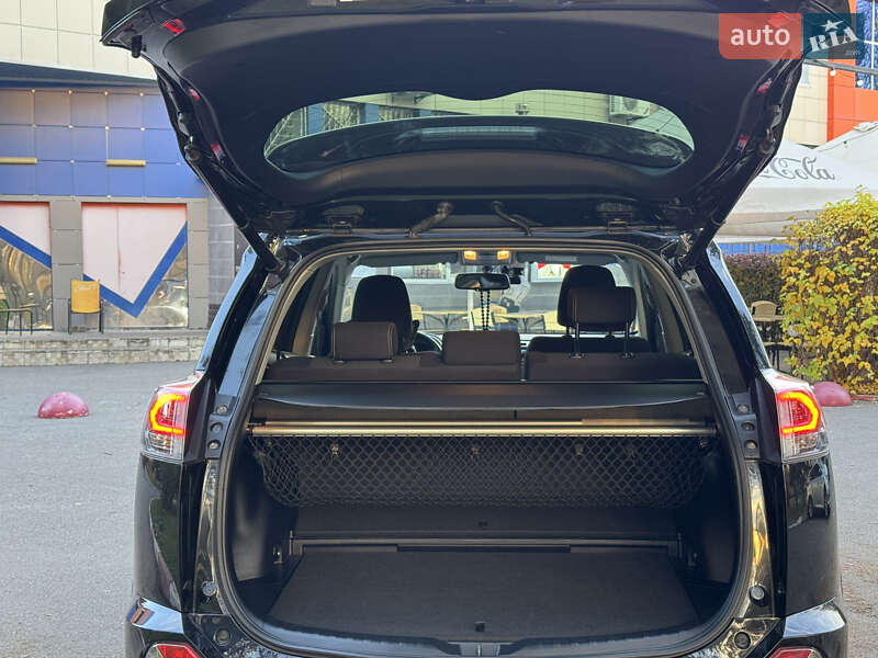 Внедорожник / Кроссовер Toyota RAV4 2017 в Харькове фото 12 Внедорожник / Кроссовер Toyota RAV4 2017 в Харькове