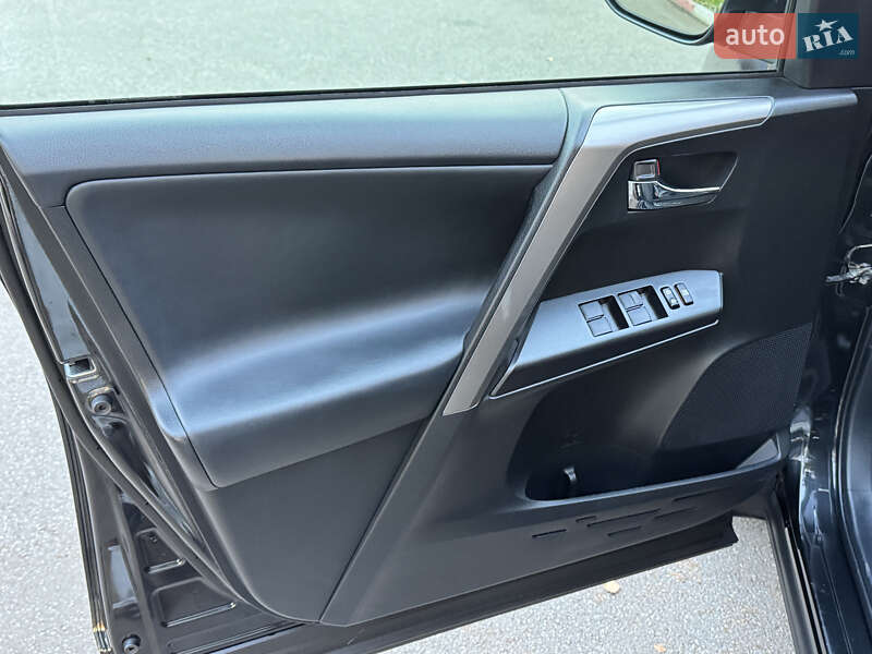 Внедорожник / Кроссовер Toyota RAV4 2017 в Харькове фото 17 Внедорожник / Кроссовер Toyota RAV4 2017 в Харькове