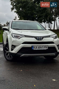 Внедорожник / Кроссовер Toyota RAV4 2017 в Киеве