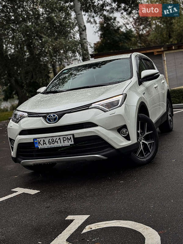 Внедорожник / Кроссовер Toyota RAV4 2017 в Киеве фото 7 Внедорожник / Кроссовер Toyota RAV4 2017 в Киеве
