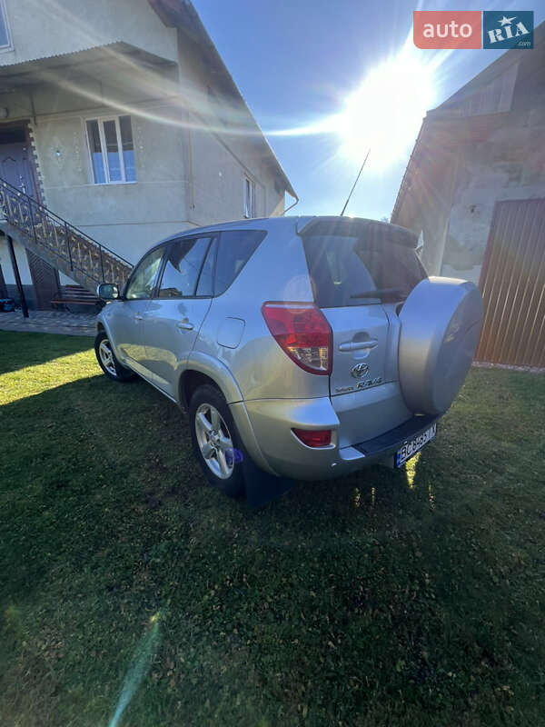 Внедорожник / Кроссовер Toyota RAV4 2008 в Меденичах