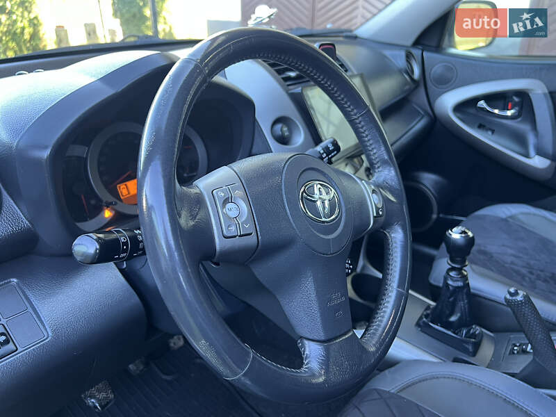 Внедорожник / Кроссовер Toyota RAV4 2008 в Меденичах