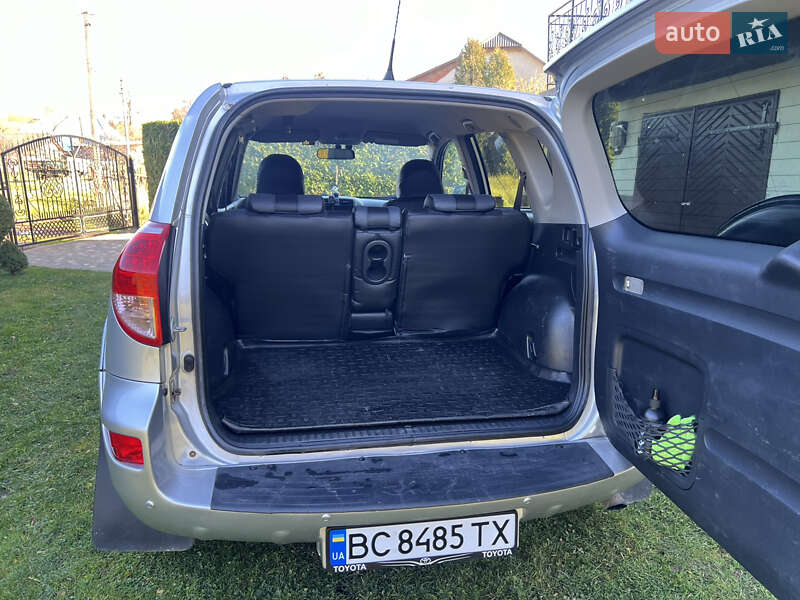 Внедорожник / Кроссовер Toyota RAV4 2008 в Меденичах