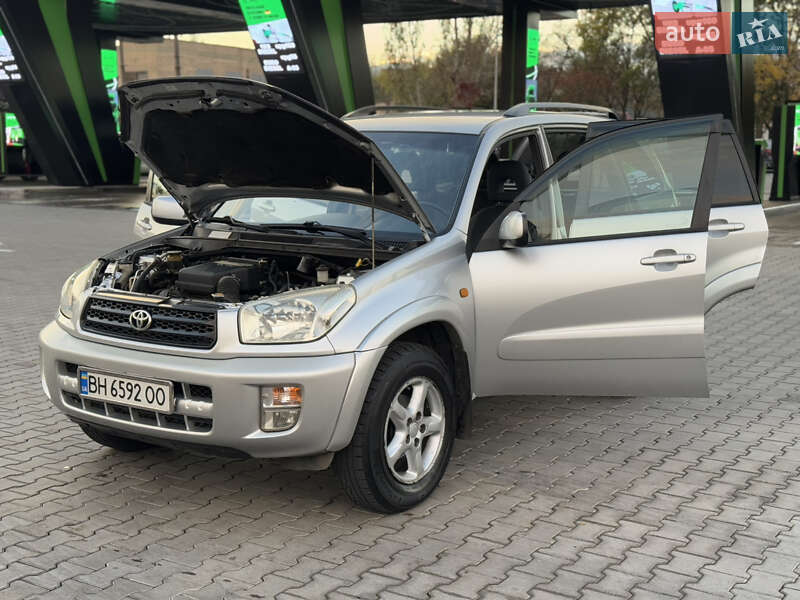 Позашляховик / Кросовер Toyota RAV4 2003 в Одесі