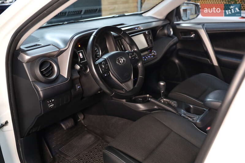 Внедорожник / Кроссовер Toyota RAV4 2017 в Луцке фото 20 Внедорожник / Кроссовер Toyota RAV4 2017 в Луцке