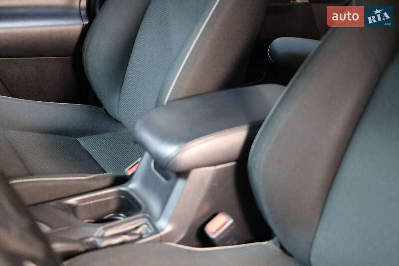 Внедорожник / Кроссовер Toyota RAV4 2017 в Луцке фото 25 Внедорожник / Кроссовер Toyota RAV4 2017 в Луцке