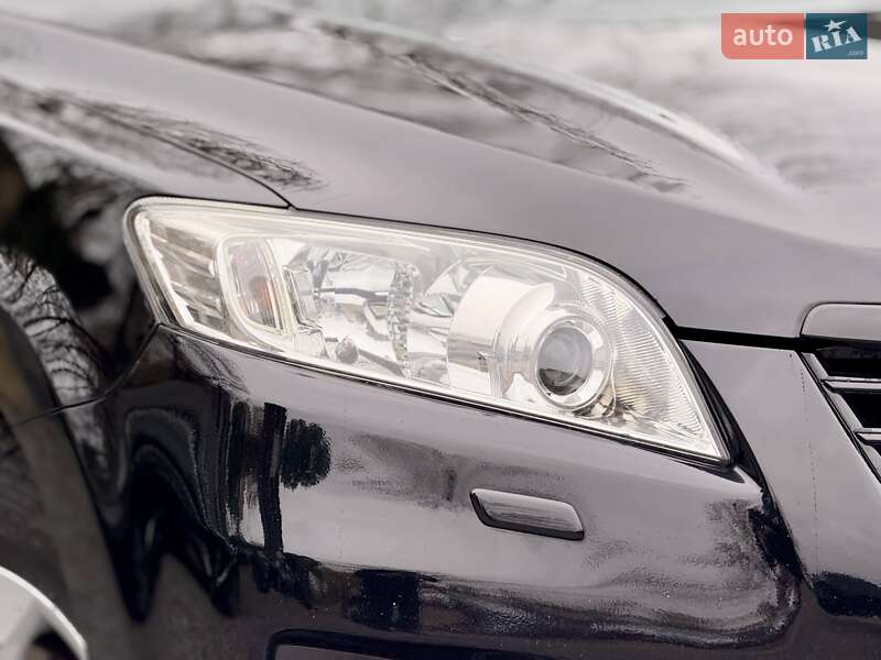 Внедорожник / Кроссовер Toyota RAV4 2010 в Харькове