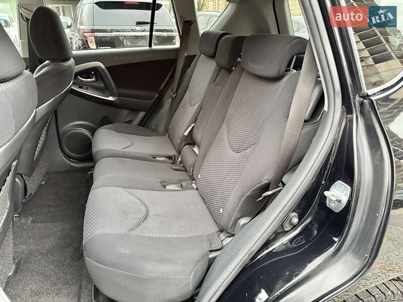 Внедорожник / Кроссовер Toyota RAV4 2010 в Харькове