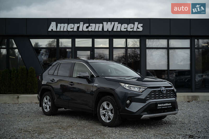 Внедорожник / Кроссовер Toyota RAV4 2019 в Черновцах