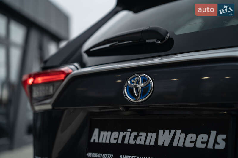 Внедорожник / Кроссовер Toyota RAV4 2019 в Черновцах