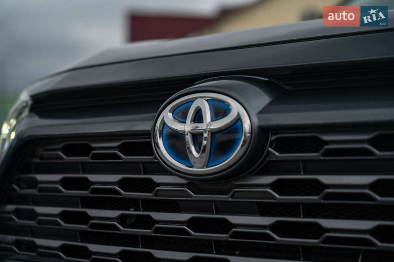 Внедорожник / Кроссовер Toyota RAV4 2019 в Черновцах