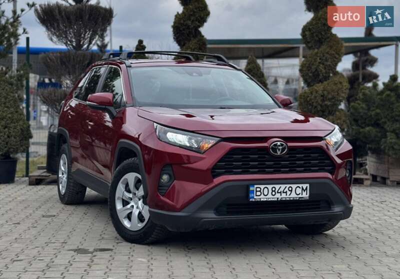 Внедорожник / Кроссовер Toyota RAV4 2019 в Виннице
