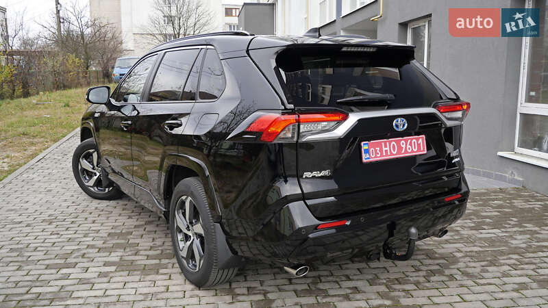 Позашляховик / Кросовер Toyota RAV4 2020 в Львові