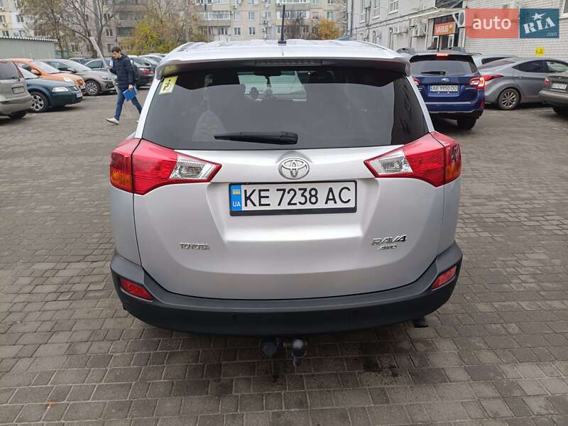 Позашляховик / Кросовер Toyota RAV4 2015 в Павлограді фото 3 Позашляховик / Кросовер Toyota RAV4 2015 в Павлограді