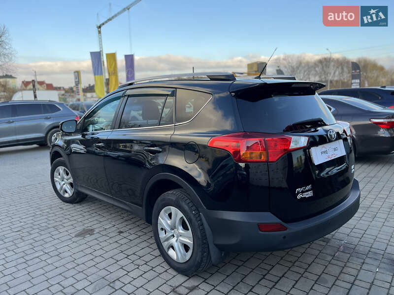 Позашляховик / Кросовер Toyota RAV4 2015 в Львові