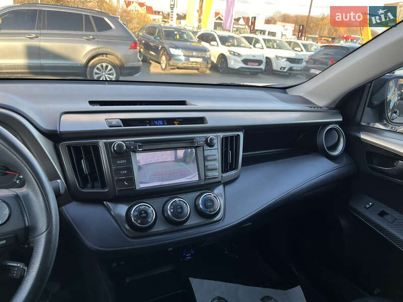 Позашляховик / Кросовер Toyota RAV4 2015 в Львові