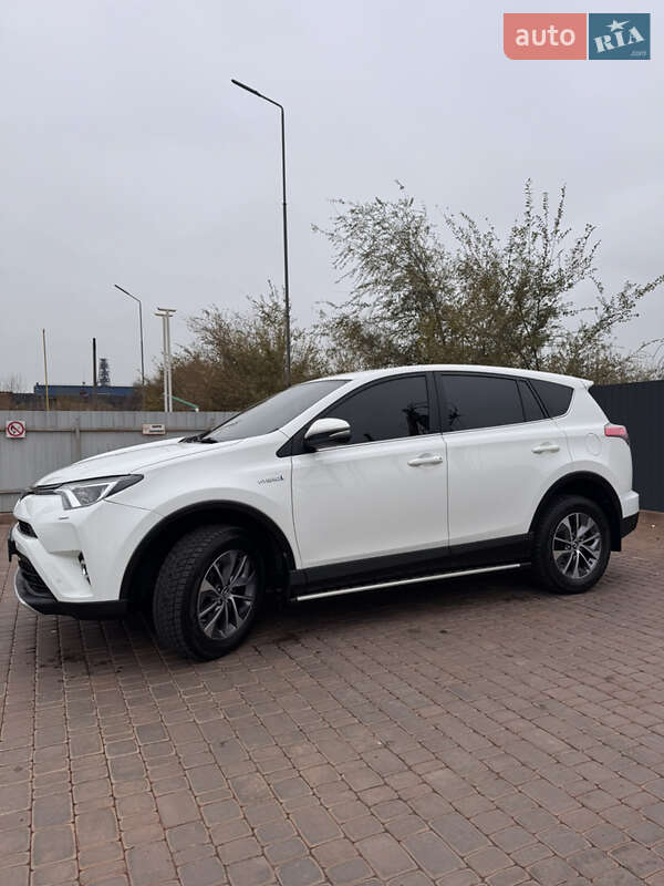 Позашляховик / Кросовер Toyota RAV4 2018 в Кривому Розі