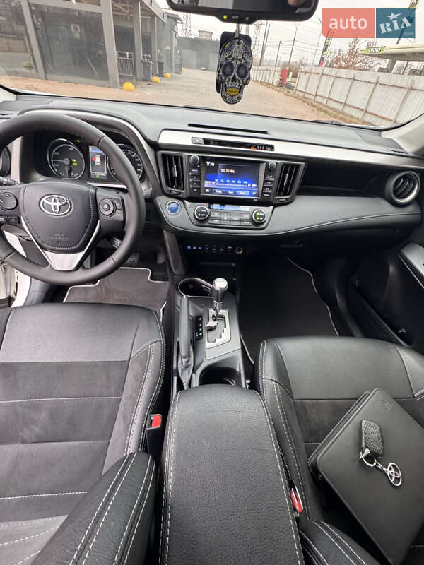 Позашляховик / Кросовер Toyota RAV4 2018 в Кривому Розі