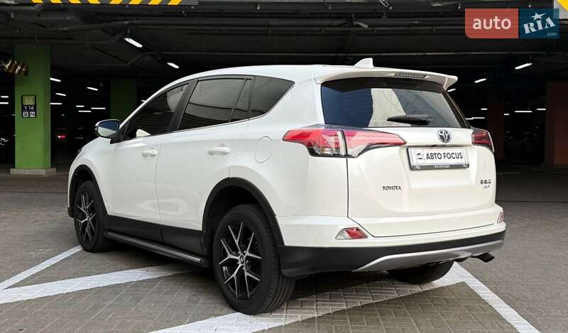 Внедорожник / Кроссовер Toyota RAV4 2017 в Киеве фото 5 Внедорожник / Кроссовер Toyota RAV4 2017 в Киеве