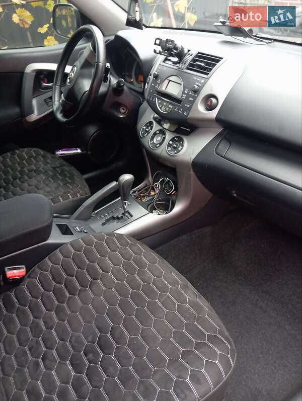 Позашляховик / Кросовер Toyota RAV4 2008 в Василькові