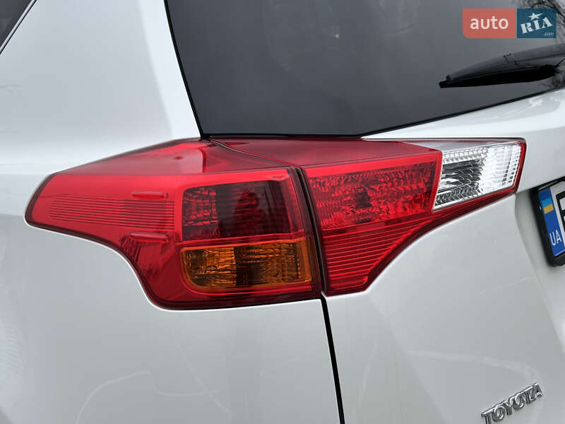 Позашляховик / Кросовер Toyota RAV4 2015 в Одесі