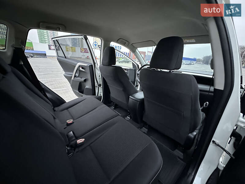 Позашляховик / Кросовер Toyota RAV4 2015 в Одесі