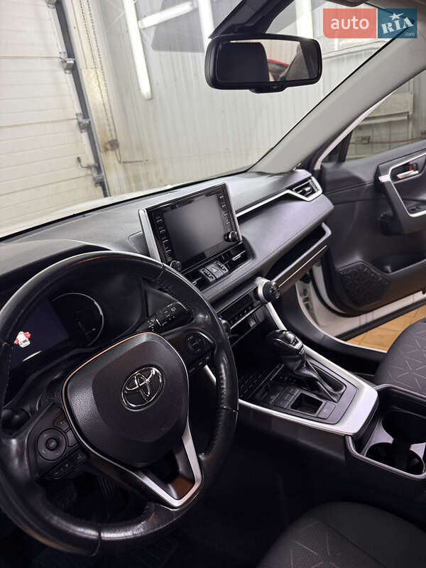 Позашляховик / Кросовер Toyota RAV4 2019 в Боярці