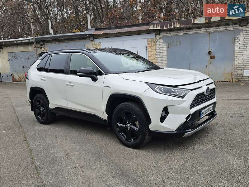 Внедорожник / Кроссовер Toyota RAV4 2019 в Киеве