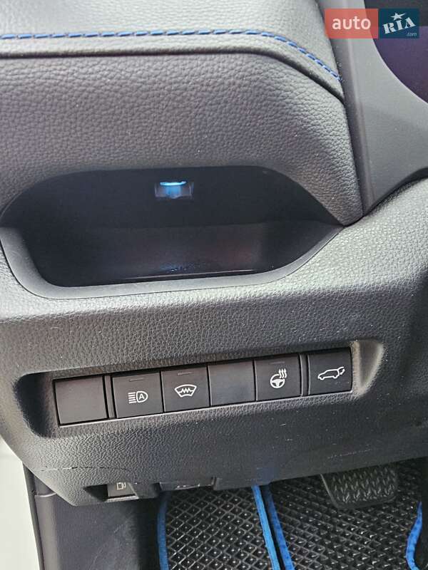 Внедорожник / Кроссовер Toyota RAV4 2019 в Киеве