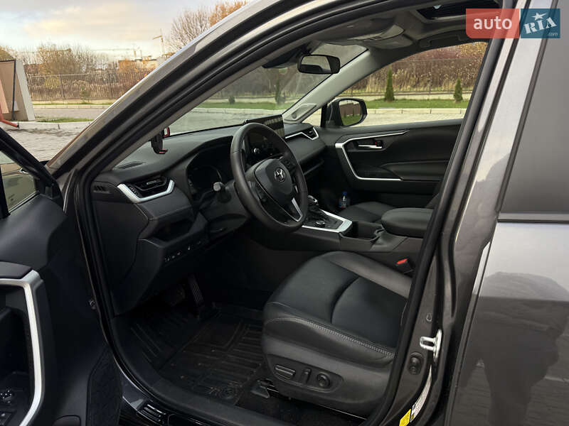Позашляховик / Кросовер Toyota RAV4 2023 в Львові фото 10 Позашляховик / Кросовер Toyota RAV4 2023 в Львові