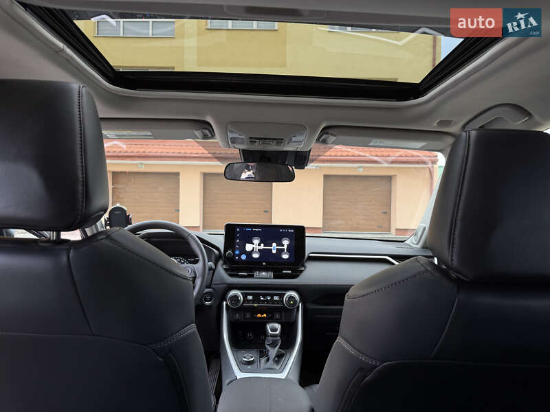 Позашляховик / Кросовер Toyota RAV4 2023 в Львові фото 18 Позашляховик / Кросовер Toyota RAV4 2023 в Львові