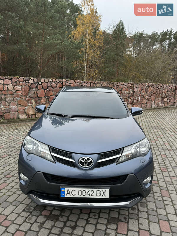Внедорожник / Кроссовер Toyota RAV4 2013 в Любомле