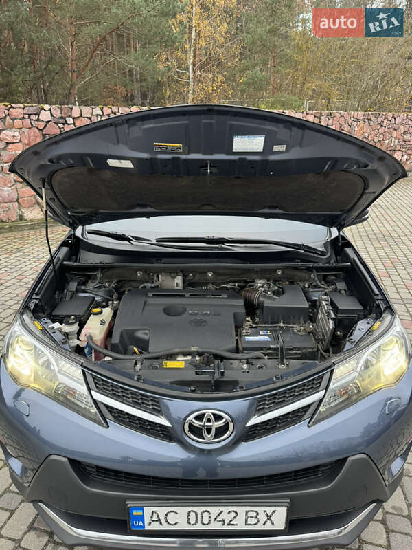 Внедорожник / Кроссовер Toyota RAV4 2013 в Любомле