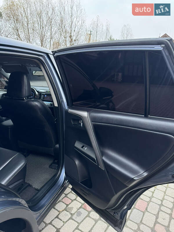 Внедорожник / Кроссовер Toyota RAV4 2013 в Любомле