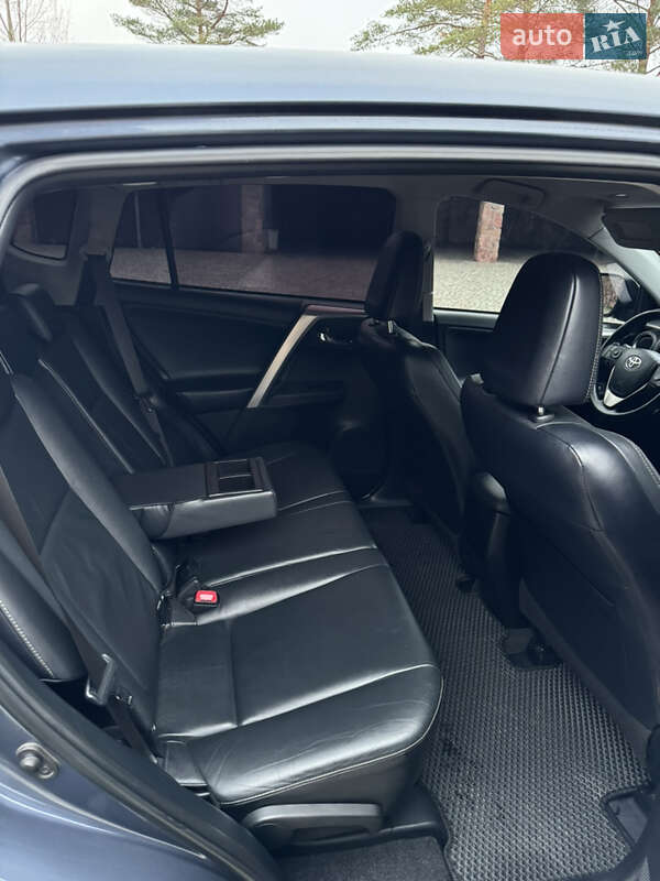 Внедорожник / Кроссовер Toyota RAV4 2013 в Любомле