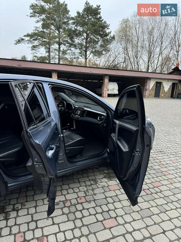 Внедорожник / Кроссовер Toyota RAV4 2013 в Любомле