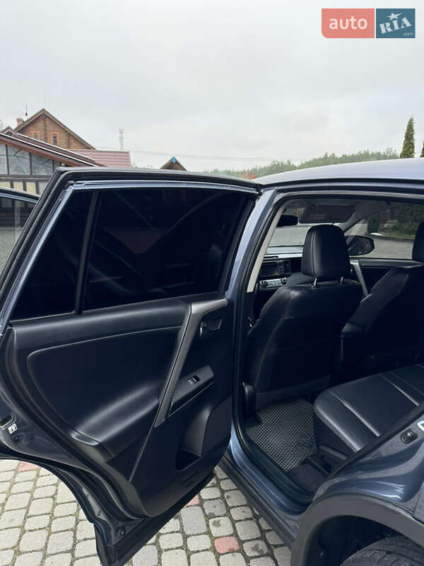 Внедорожник / Кроссовер Toyota RAV4 2013 в Любомле