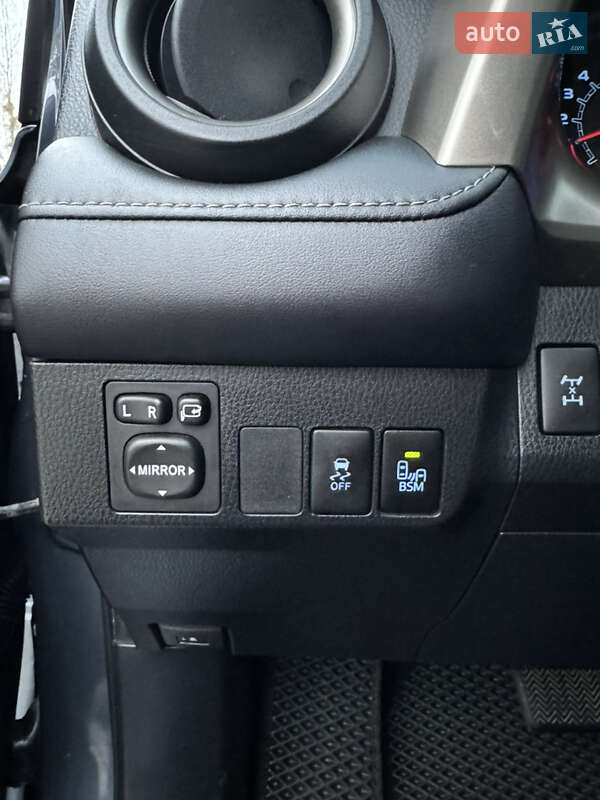 Внедорожник / Кроссовер Toyota RAV4 2013 в Любомле