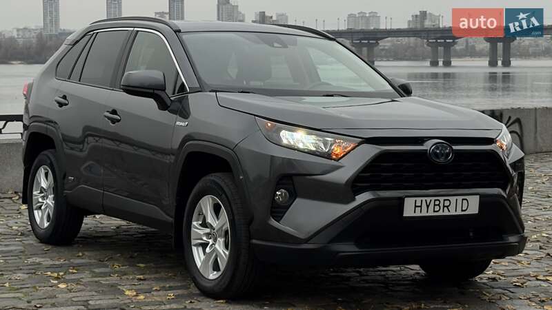 Внедорожник / Кроссовер Toyota RAV4 2021 в Киеве