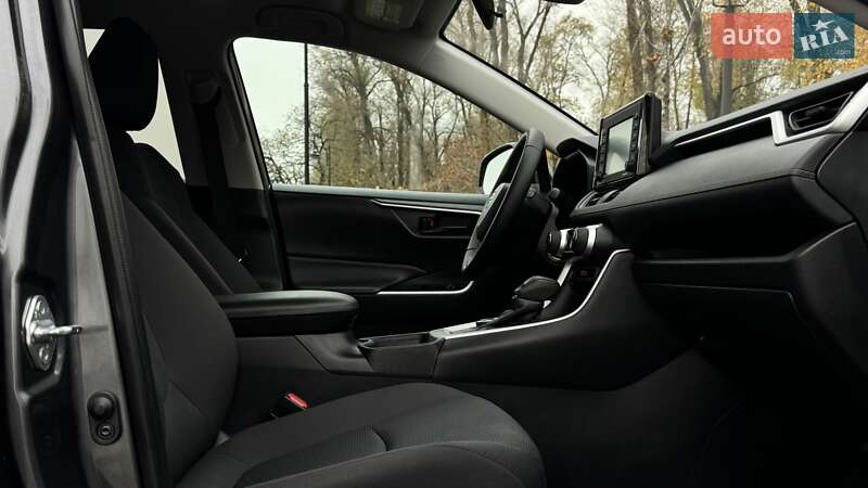 Внедорожник / Кроссовер Toyota RAV4 2021 в Киеве