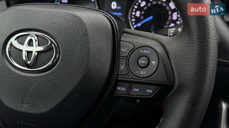 Внедорожник / Кроссовер Toyota RAV4 2021 в Киеве