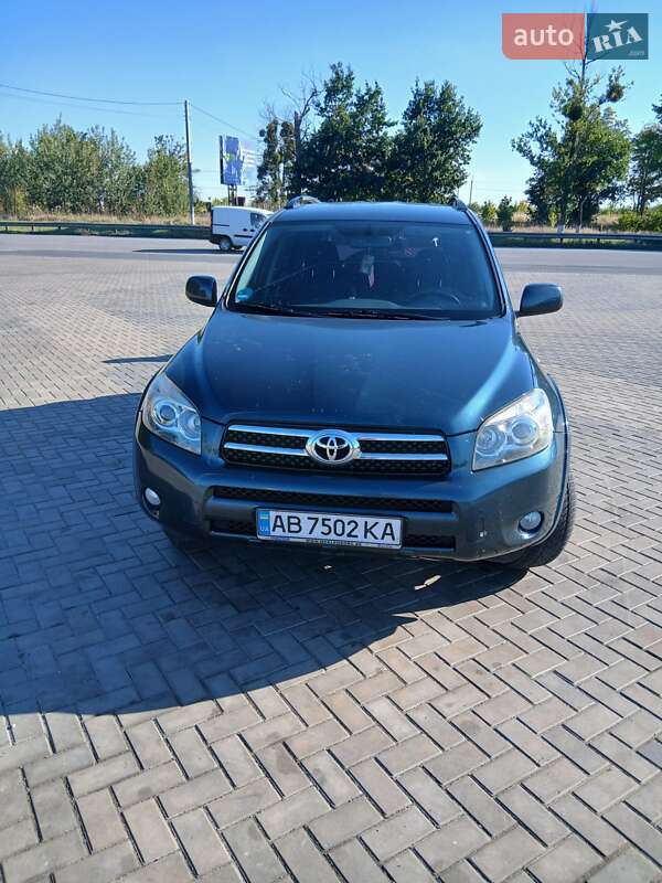 Внедорожник / Кроссовер Toyota RAV4 2006 в Гайсине
