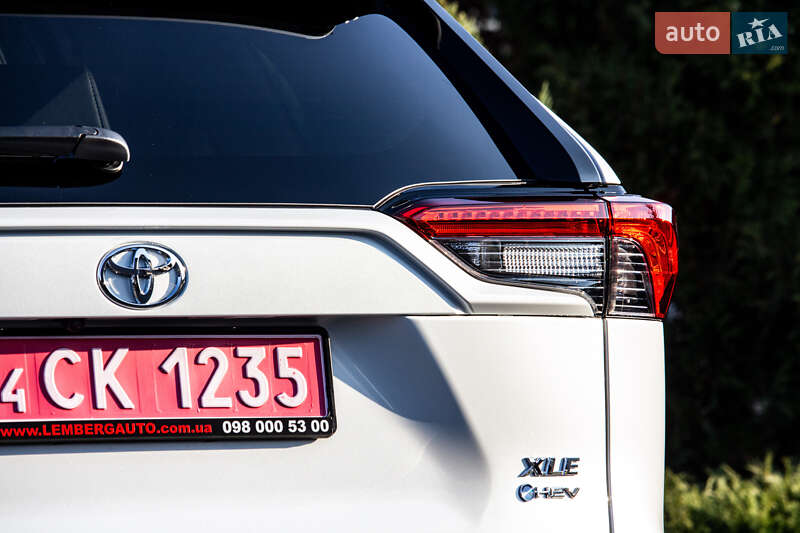 Внедорожник / Кроссовер Toyota RAV4 2025 в Львове