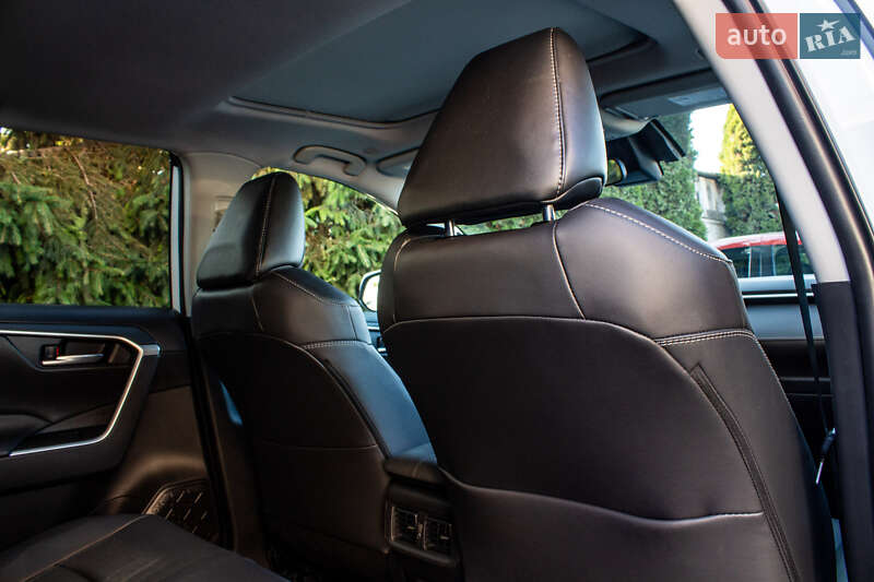Внедорожник / Кроссовер Toyota RAV4 2025 в Львове
