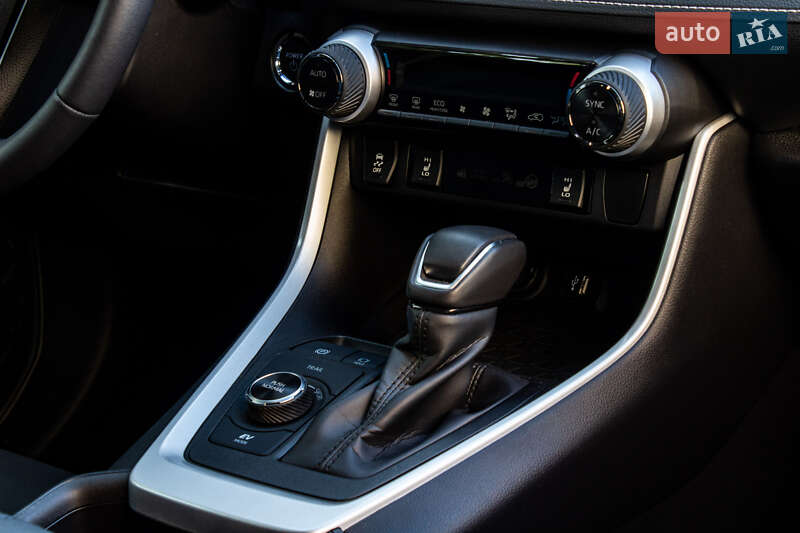 Внедорожник / Кроссовер Toyota RAV4 2025 в Львове