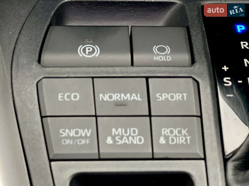 Внедорожник / Кроссовер Toyota RAV4 2019 в Киеве