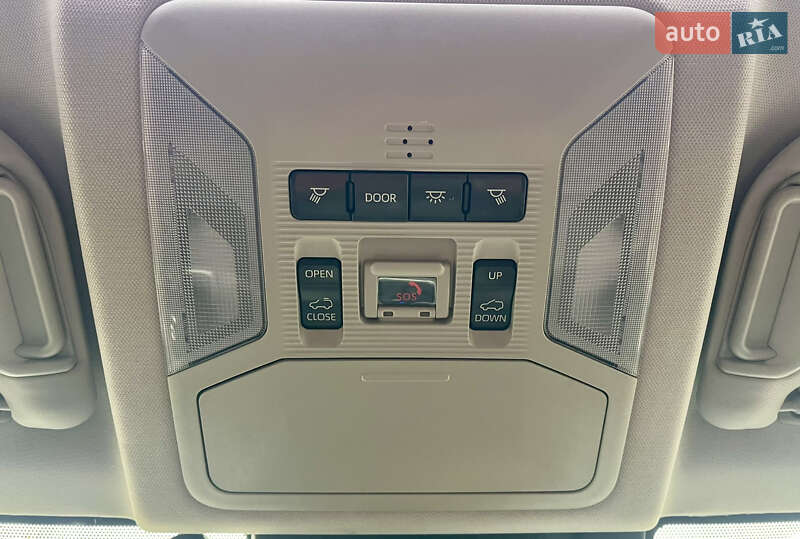 Внедорожник / Кроссовер Toyota RAV4 2019 в Киеве