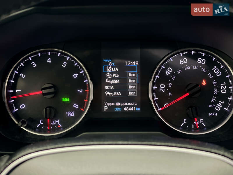 Внедорожник / Кроссовер Toyota RAV4 2019 в Киеве