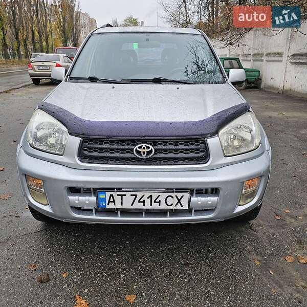 Внедорожник / Кроссовер Toyota RAV4 2001 в Киеве